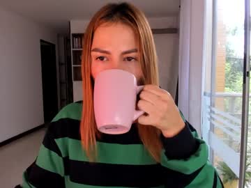 See Rainbow_jenny online Now @ roxpoxy.com