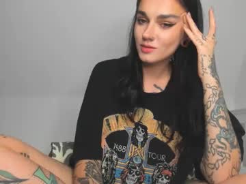 See Rokiinbaby online Now @ roxpoxy.com