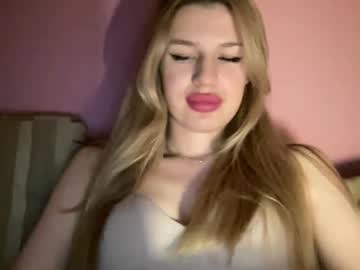 See Rosaline_ly online Now @ roxpoxy.com