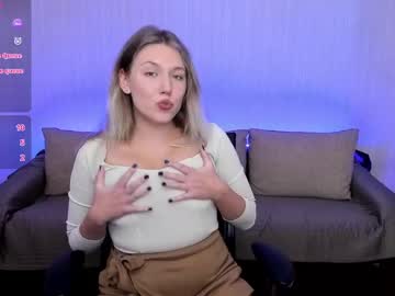 See Rose_brooks online Now @ roxpoxy.com