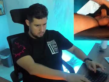 See Ryan_evannss online Now @ roxpoxy.com