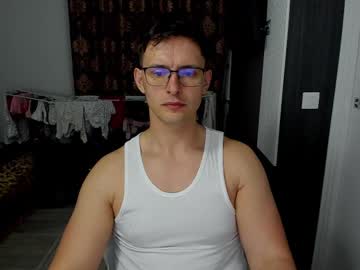 See Sexxymuscles4u online Now @ roxpoxy.com
