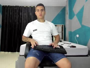 See Simonkeler online Now @ roxpoxy.com