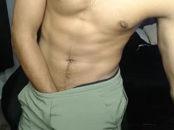 See Simple_guyy online Now @ roxpoxy.com