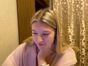 See Skyedavis online Now @ roxpoxy.com