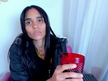 See Sophiaa_paris online Now @ roxpoxy.com