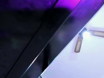 See Sophie_w1 online Now @ roxpoxy.com