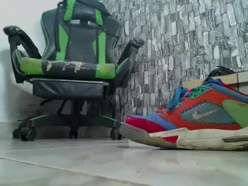 See Srfindomfeet_ online Now @ roxpoxy.com