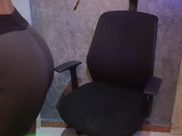 See Stephandivinebody online Now @ roxpoxy.com