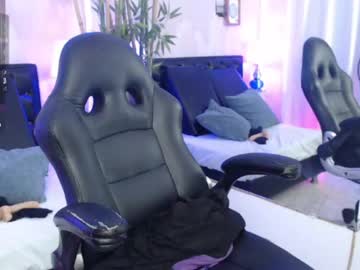 See Sugarmommy22 online Now @ roxpoxy.com