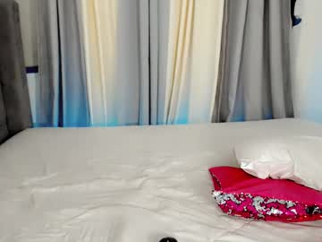 See Superhotbabe1 online Now @ roxpoxy.com