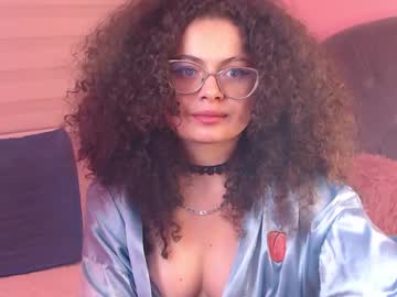 See Susan_bluee online Now @ roxpoxy.com