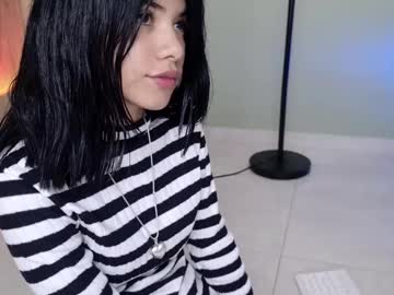 See Sweett_petite online Now @ roxpoxy.com
