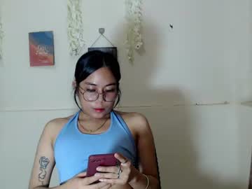 See Trixie_foxslut online Now @ roxpoxy.com