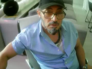 See Tuscan_taurus online Now @ roxpoxy.com