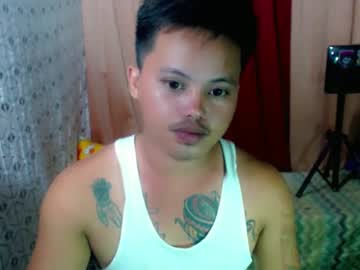 See Urhot_fucker13 online Now @ roxpoxy.com