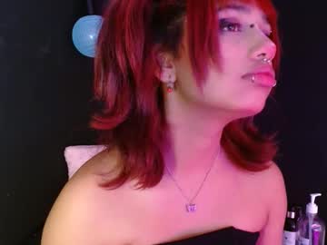 See Valerysmith18 online Now @ roxpoxy.com