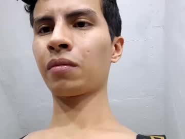 See Velk_hot1 online Now @ roxpoxy.com