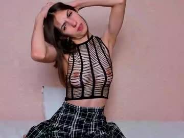 See Veneradi615 online Now @ roxpoxy.com