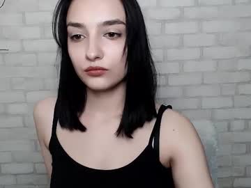 See Veryveryshygirl online Now @ roxpoxy.com