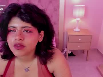 See Vinksmokee online Now @ roxpoxy.com