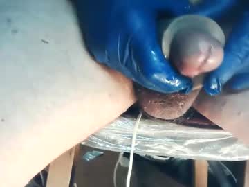 See Wildman6 online Now @ roxpoxy.com