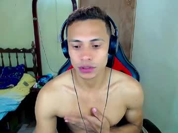See Willy_mate online Now @ roxpoxy.com