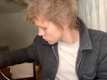 See Xander0zzz online Now @ roxpoxy.com