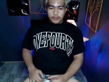 See Xxbigcockchrissxx online Now @ roxpoxy.com