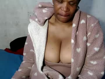 See Yummytittsxx online Now @ roxpoxy.com