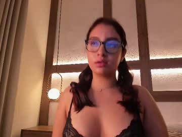 See Zoe_mhendez online Now @ roxpoxy.com